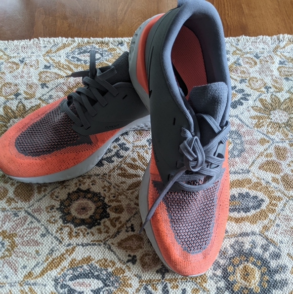 Nike Odyssey - Picture 2 of 4